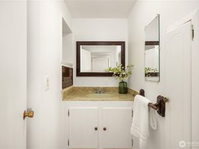 9482 Green Spot Place NE, Bainbridge Island WA 98110