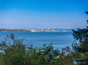 9482 Green Spot Place NE, Bainbridge Island WA 98110