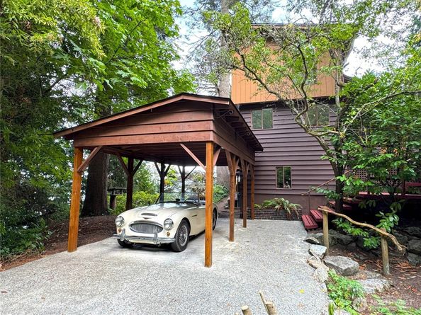 9482 Green Spot Place NE, Bainbridge Island WA 98110