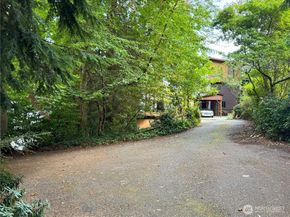 9482 Green Spot Place NE, Bainbridge Island WA 98110