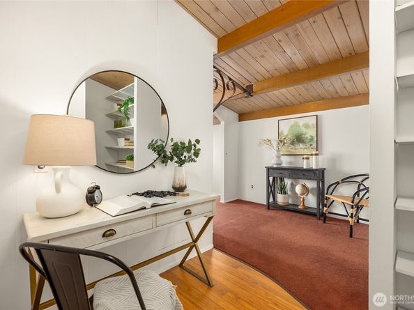 9482 Green Spot Place NE, Bainbridge Island WA 98110
