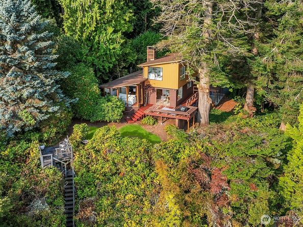 9482 Green Spot Place NE, Bainbridge Island WA 98110