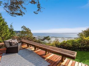 9482 Green Spot Place NE, Bainbridge Island WA 98110