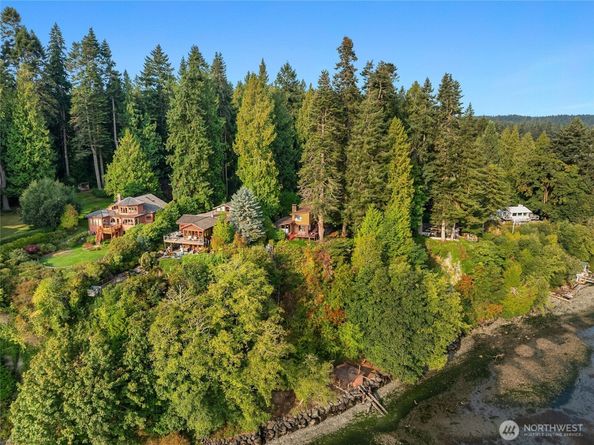 9482 Green Spot Place NE, Bainbridge Island WA 98110