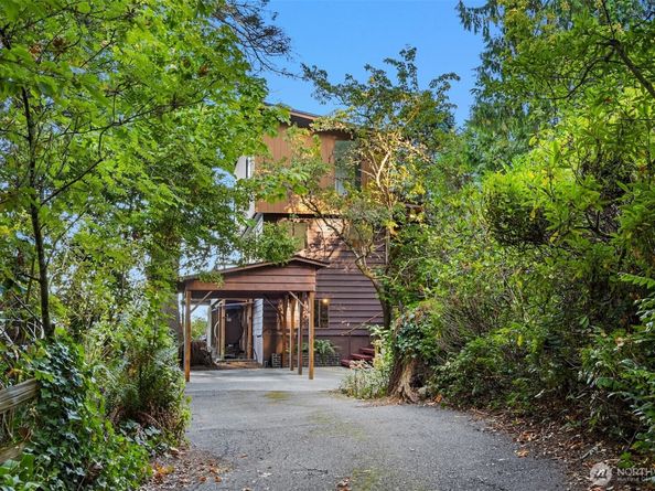 9482 Green Spot Place NE, Bainbridge Island WA 98110