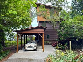 9482 Green Spot Place NE, Bainbridge Island WA 98110