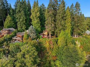 9482 Green Spot Place NE, Bainbridge Island WA 98110