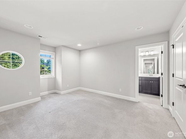 14918 SE 46th St, Bellevue WA 98006