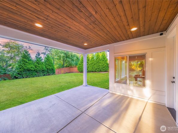 14918 SE 46th St, Bellevue WA 98006
