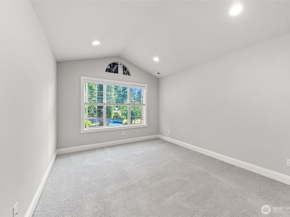 14918 SE 46th St, Bellevue WA 98006