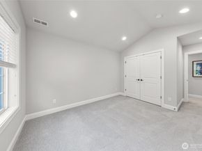 14918 SE 46th St, Bellevue WA 98006
