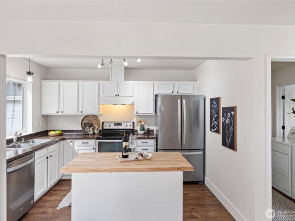 209 NE Max William Loop, Poulsbo WA 98370