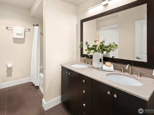 699 John Street 617, Seattle WA 98109