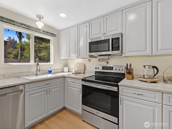 19508 88th Avenue W, Edmonds WA 98026