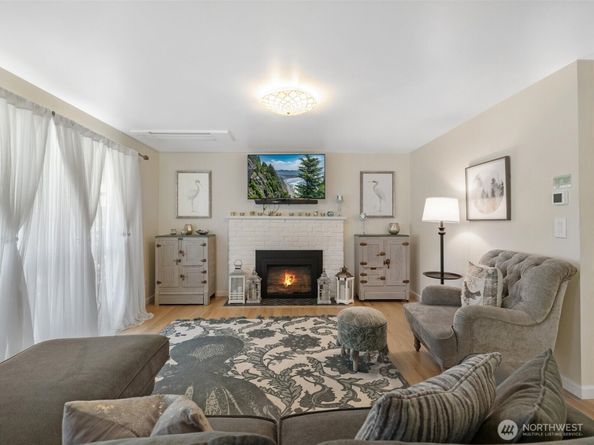 19508 88th Avenue W, Edmonds WA 98026