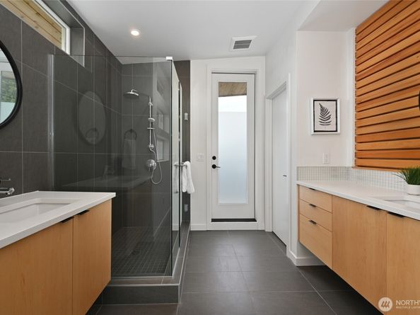 6300 26th Avenue NW, Seattle WA 98107