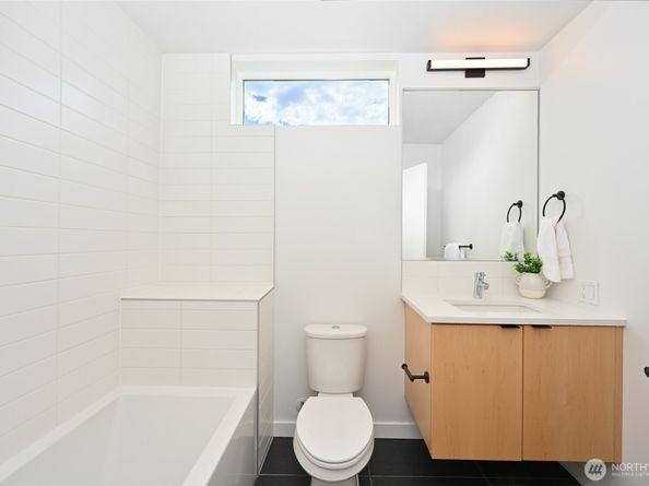 6300 26th Avenue NW, Seattle WA 98107