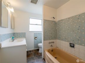 20318 19th Avenue NE, Shoreline WA 98155