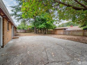 20318 19th Avenue NE, Shoreline WA 98155