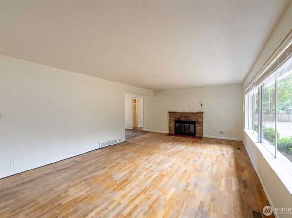 20318 19th Avenue NE, Shoreline WA 98155