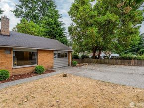 20318 19th Avenue NE, Shoreline WA 98155