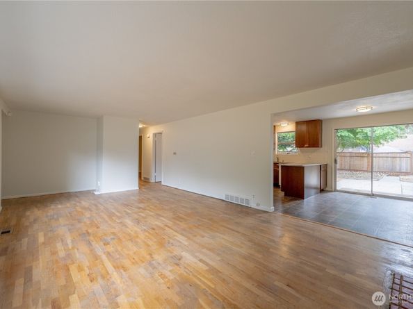 20318 19th Avenue NE, Shoreline WA 98155