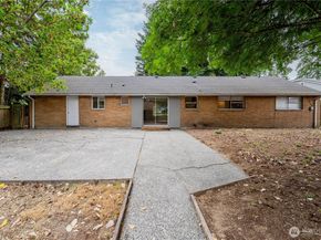 20318 19th Avenue NE, Shoreline WA 98155