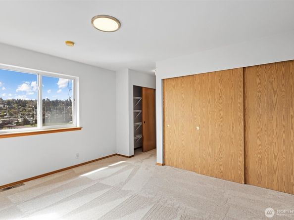 2632 14th Avenue W, Seattle WA 98119