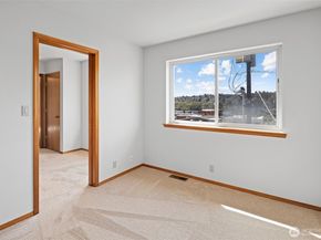 2632 14th Avenue W, Seattle WA 98119