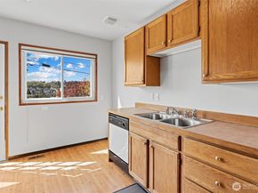 2632 14th Avenue W, Seattle WA 98119