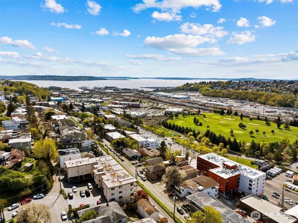 2632 14th Avenue W, Seattle WA 98119