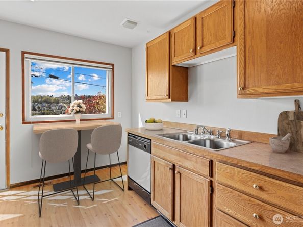 2632 14th Avenue W, Seattle WA 98119