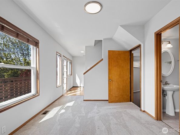 2632 14th Avenue W, Seattle WA 98119