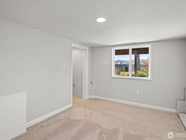2632 14th Avenue W, Seattle WA 98119