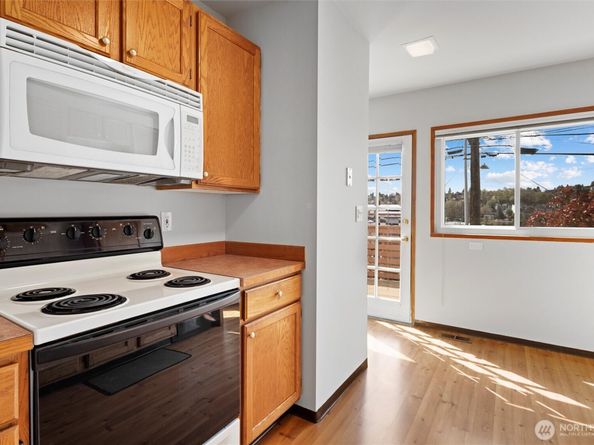 2632 14th Avenue W, Seattle WA 98119