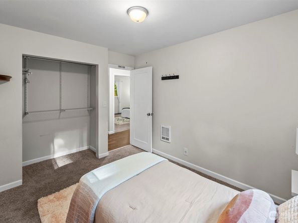 8964 Lawrence Drive SE, Port Orchard WA 98367