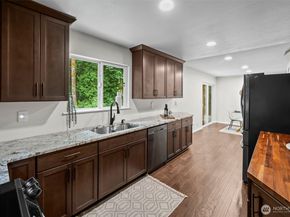 8964 Lawrence Drive SE, Port Orchard WA 98367