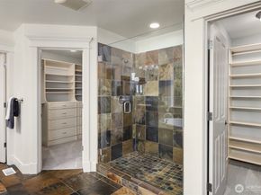 2989 NE Davis Loop, Issaquah WA 98029