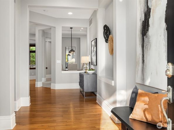 2989 NE Davis Loop, Issaquah WA 98029