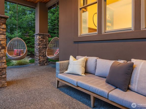 2989 NE Davis Loop, Issaquah WA 98029