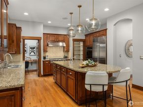 2989 NE Davis Loop, Issaquah WA 98029