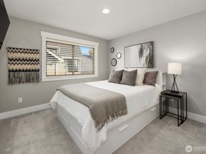 2989 NE Davis Loop, Issaquah WA 98029