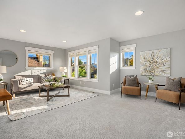 2989 NE Davis Loop, Issaquah WA 98029