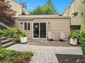 2933 76th Avenue SE 11A, Mercer Island WA 98040