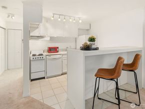 2933 76th Avenue SE 11A, Mercer Island WA 98040