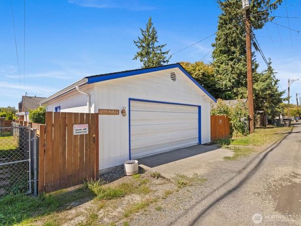1035 Oakes Ave, Everett WA 98201