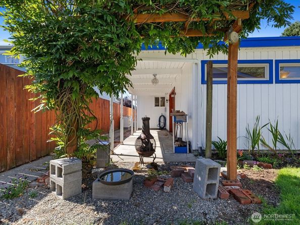 1035 Oakes Ave, Everett WA 98201