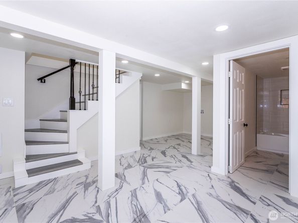 2644 SW 112th Street, Seattle WA 98146