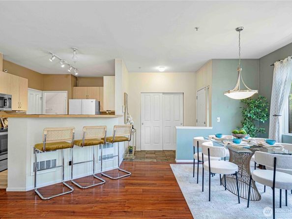 740 241st Lane SE, Sammamish WA 98074