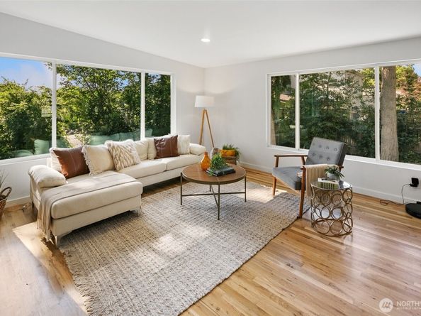 12569 37th Avenue NE, Seattle WA 98125